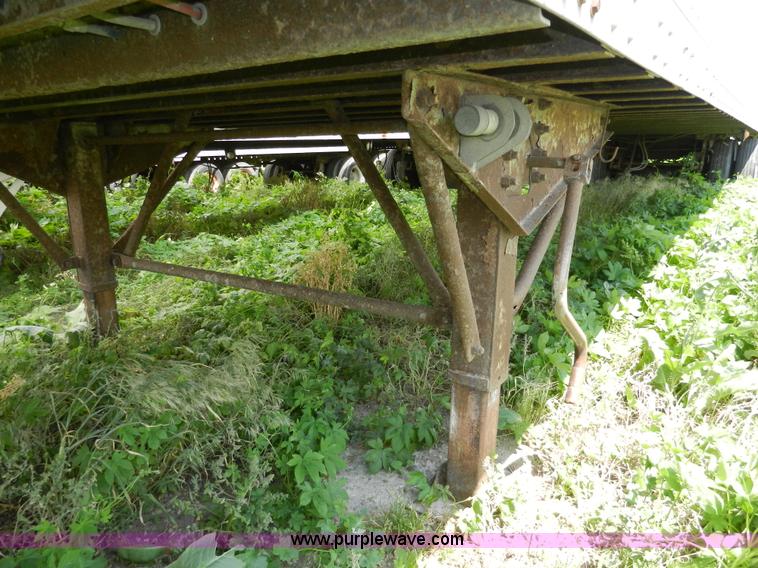 image for item H3064 1990 Strick 53' dry van trailer