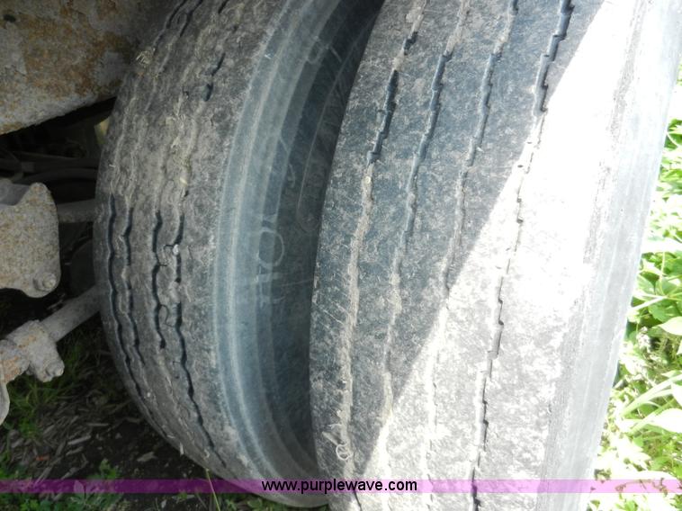 image for item H3064 1990 Strick 53' dry van trailer