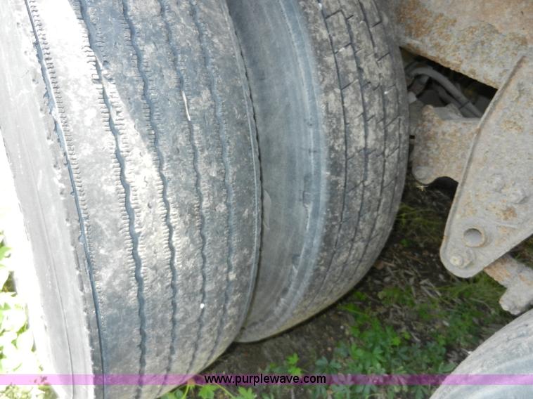 image for item H3064 1990 Strick 53' dry van trailer