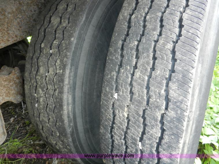 image for item H3064 1990 Strick 53' dry van trailer