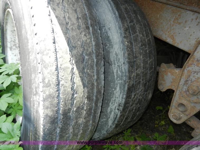 image for item H3065 1992 Stoughton 53' dry van trailer