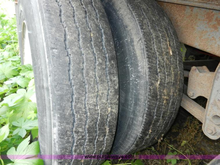 image for item H3065 1992 Stoughton 53' dry van trailer