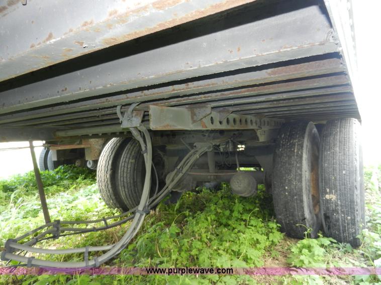 image for item H3070 2002 Wabash 53' dry van trailer