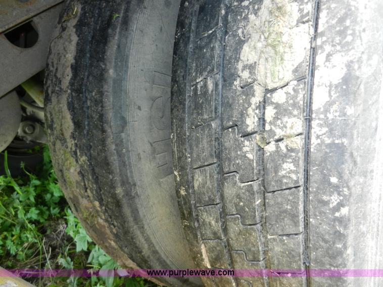 image for item H3070 2002 Wabash 53' dry van trailer