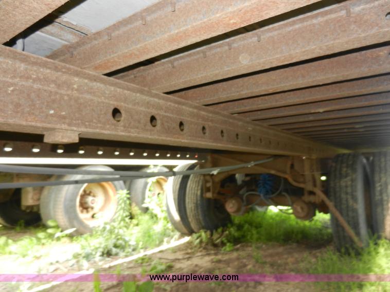 image for item H3072 1990 Fruehauf 53' dry van trailer