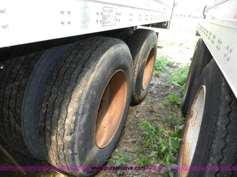 image for item H3072 1990 Fruehauf 53' dry van trailer