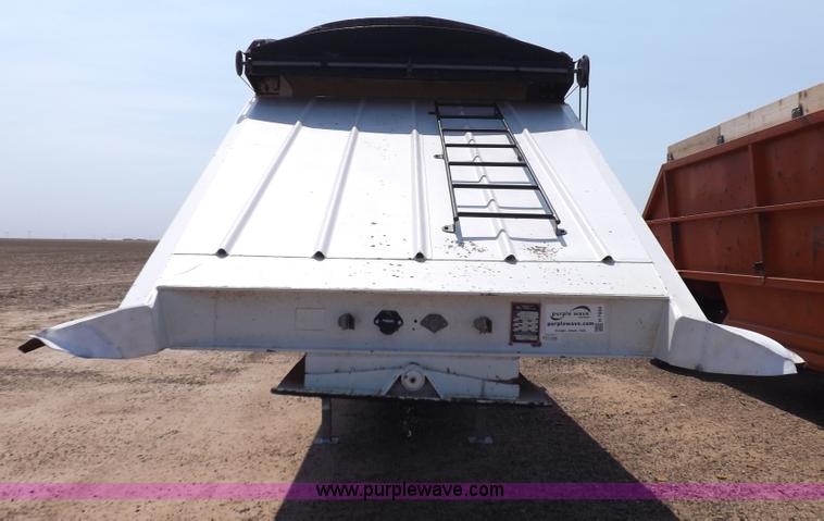 image for item H7004 2007 CTS BDT-40 belly dump trailer