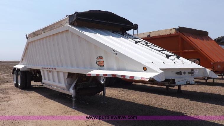 image for item H7004 2007 CTS BDT-40 belly dump trailer