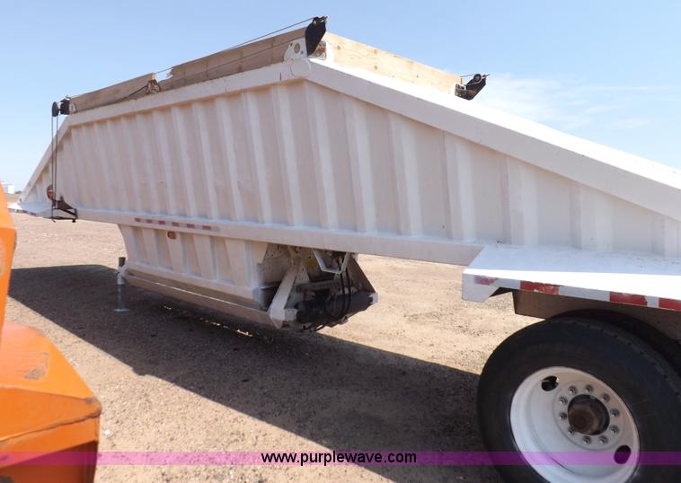 image for item H7004 2007 CTS BDT-40 belly dump trailer