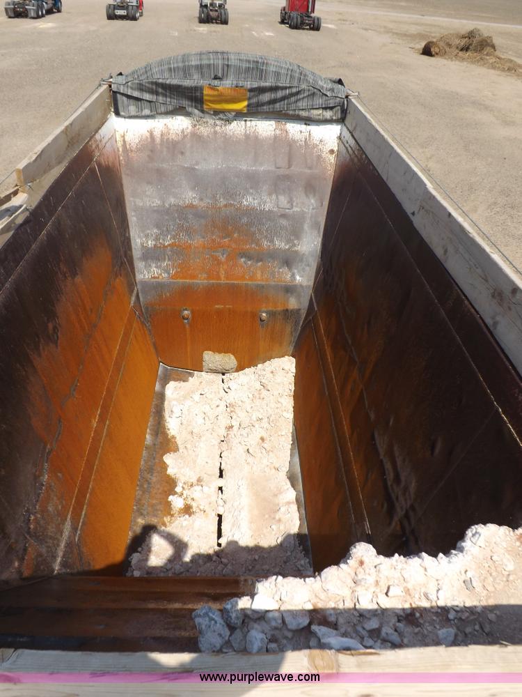 image for item H7004 2007 CTS BDT-40 belly dump trailer