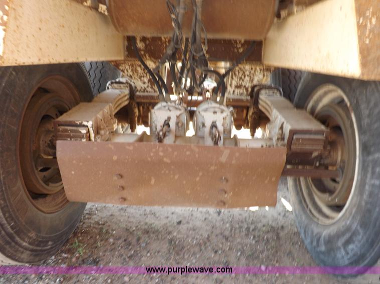 image for item H7004 2007 CTS BDT-40 belly dump trailer