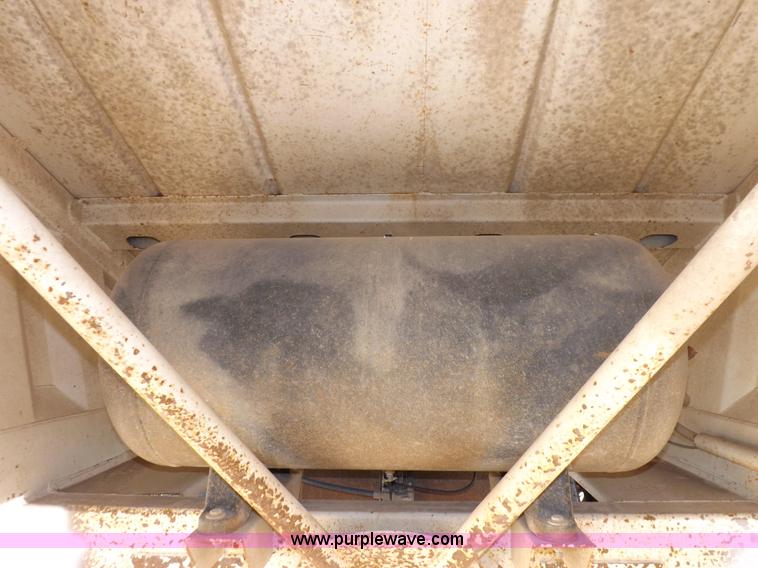 image for item H7004 2007 CTS BDT-40 belly dump trailer