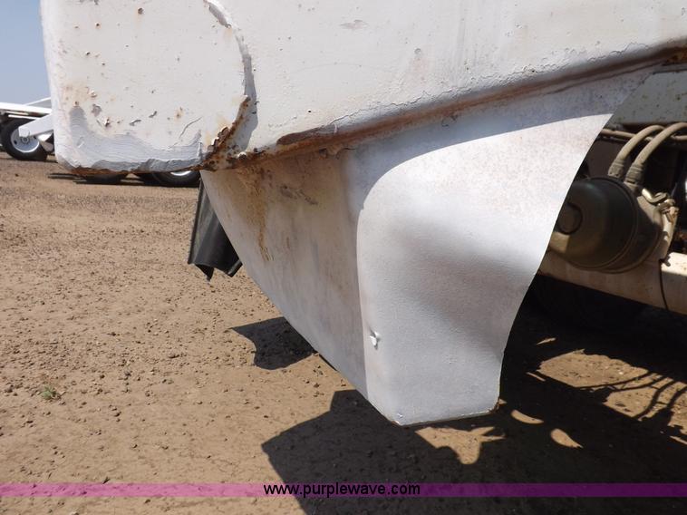 image for item H7004 2007 CTS BDT-40 belly dump trailer