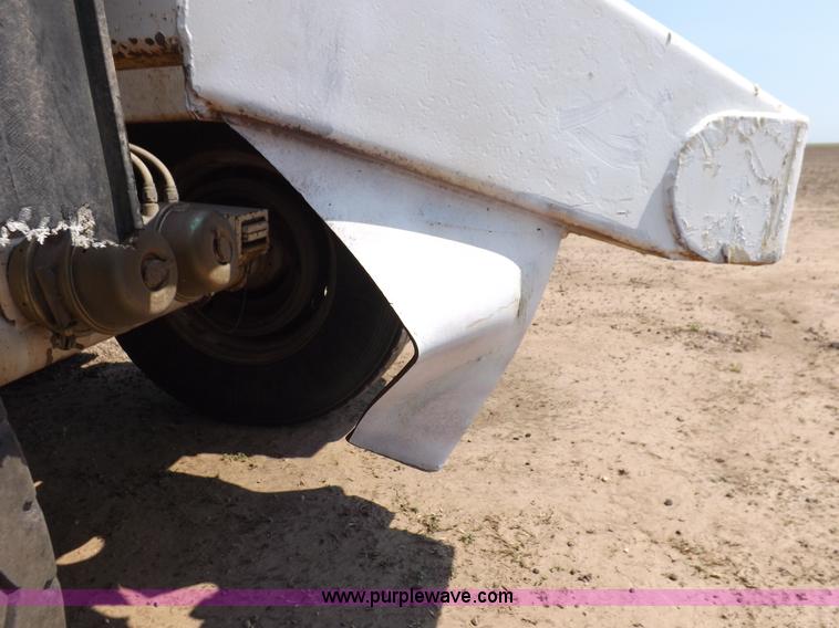 image for item H7004 2007 CTS BDT-40 belly dump trailer