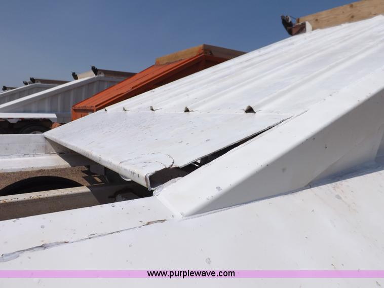 image for item H7004 2007 CTS BDT-40 belly dump trailer