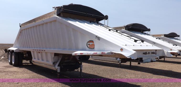 image for item H7006 2007 CTS BDT-40 belly dump trailer