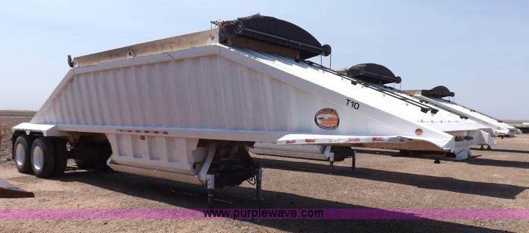 image for item H7006 2007 CTS BDT-40 belly dump trailer