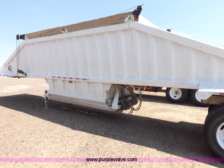 image for item H7006 2007 CTS BDT-40 belly dump trailer