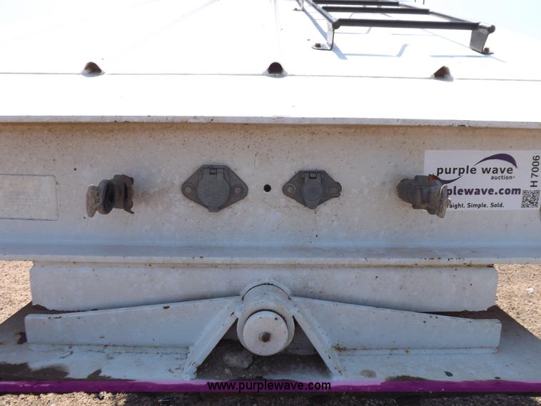 image for item H7006 2007 CTS BDT-40 belly dump trailer