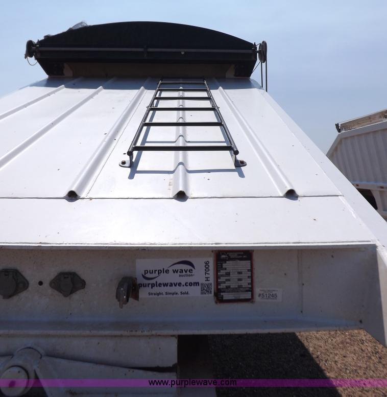 image for item H7006 2007 CTS BDT-40 belly dump trailer