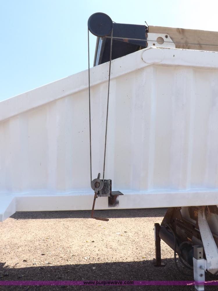 image for item H7006 2007 CTS BDT-40 belly dump trailer