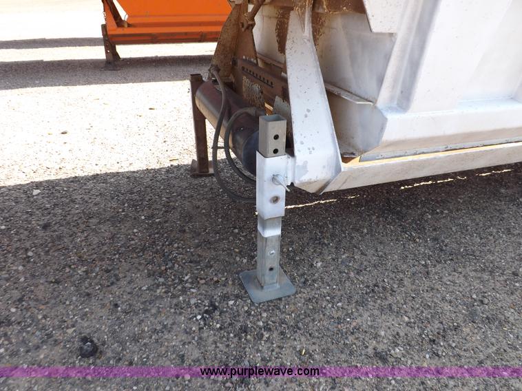 image for item H7006 2007 CTS BDT-40 belly dump trailer