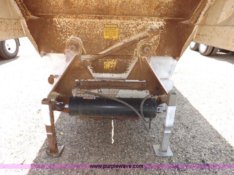 image for item H7006 2007 CTS BDT-40 belly dump trailer