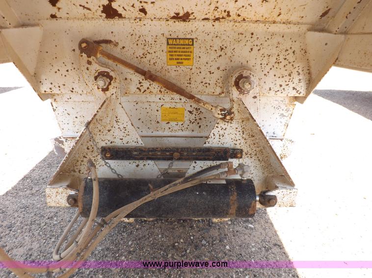 image for item H7006 2007 CTS BDT-40 belly dump trailer