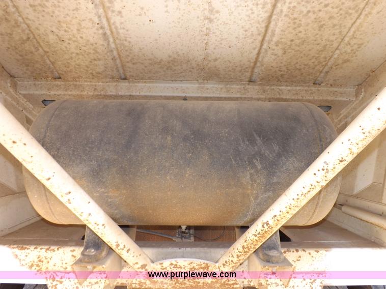 image for item H7006 2007 CTS BDT-40 belly dump trailer