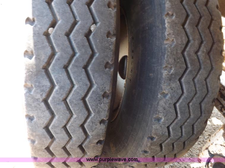 image for item H7006 2007 CTS BDT-40 belly dump trailer