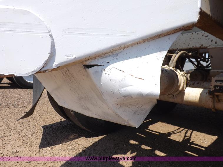 image for item H7006 2007 CTS BDT-40 belly dump trailer