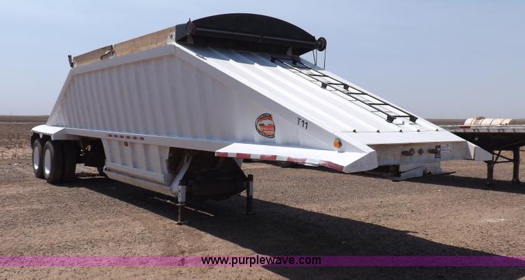 image for item H7008 2007 CTS BDT-40 belly dump trailer