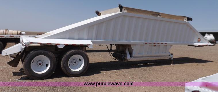 image for item H7008 2007 CTS BDT-40 belly dump trailer