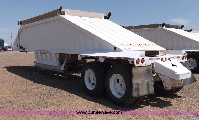 image for item H7008 2007 CTS BDT-40 belly dump trailer
