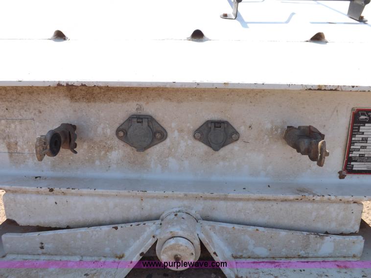 image for item H7008 2007 CTS BDT-40 belly dump trailer