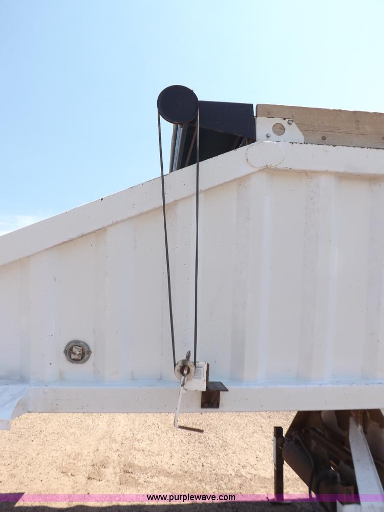 image for item H7008 2007 CTS BDT-40 belly dump trailer