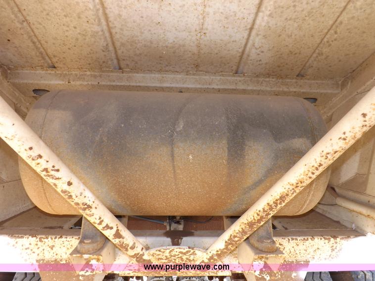 image for item H7008 2007 CTS BDT-40 belly dump trailer