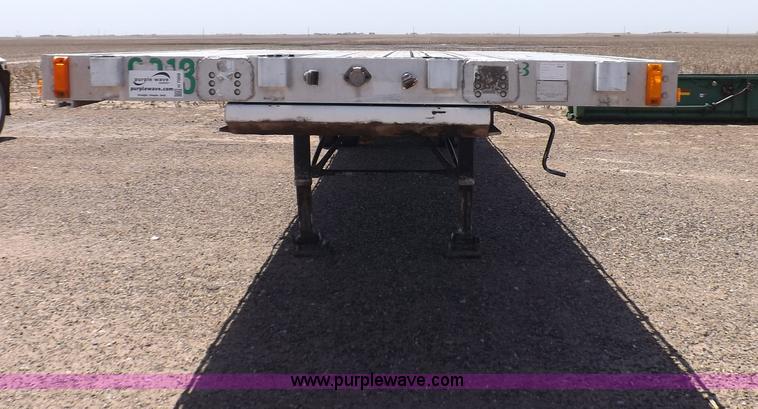 image for item H7009 1995 Transcraft flatbed trailer
