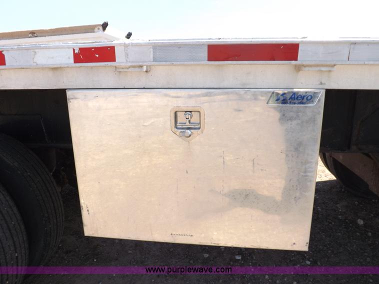 image for item H7009 1995 Transcraft flatbed trailer