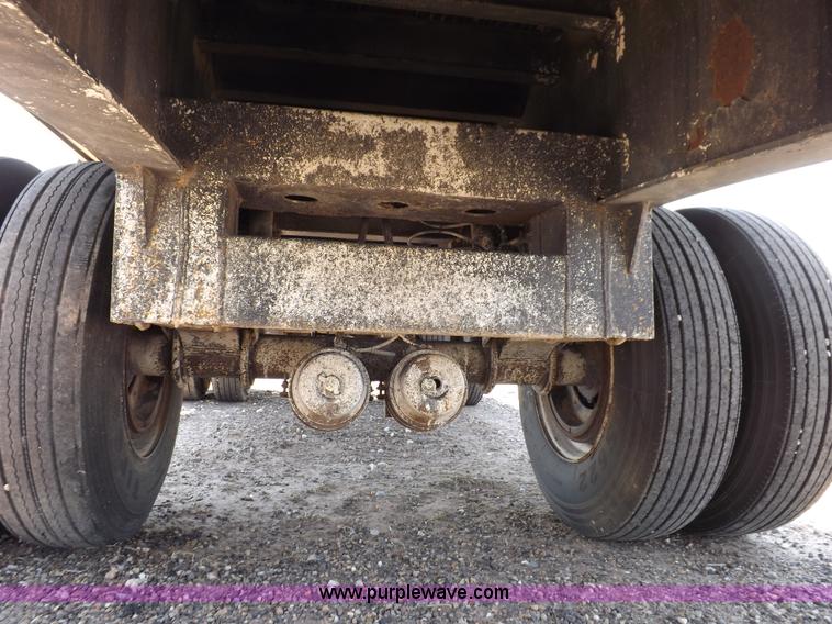 image for item H7009 1995 Transcraft flatbed trailer