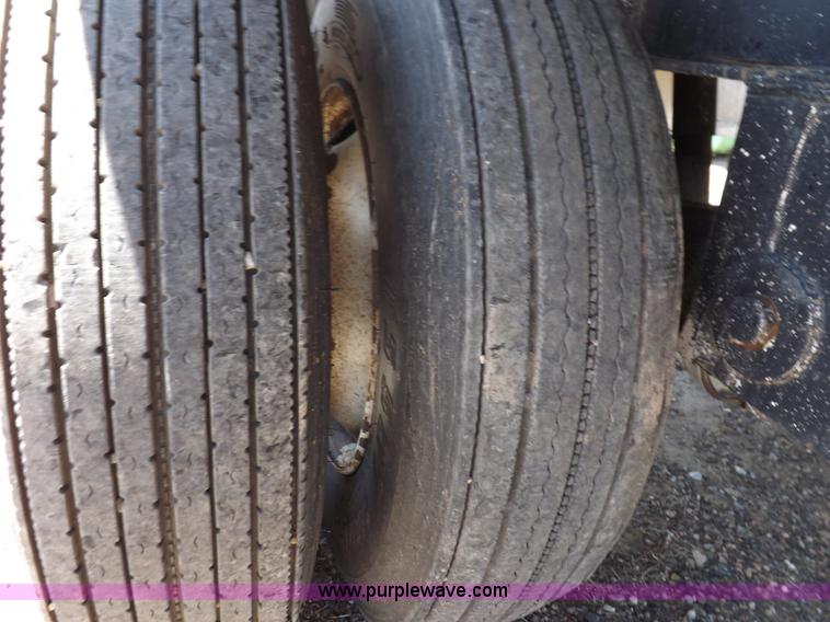 image for item H7009 1995 Transcraft flatbed trailer