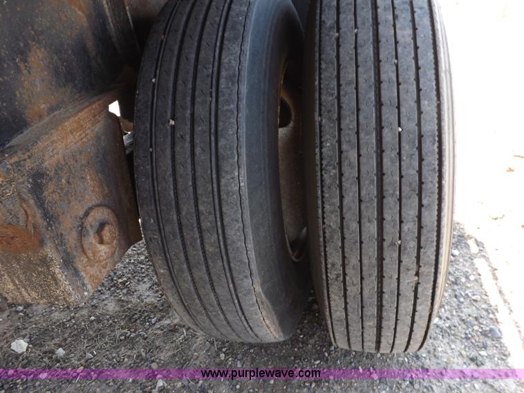 image for item H7009 1995 Transcraft flatbed trailer