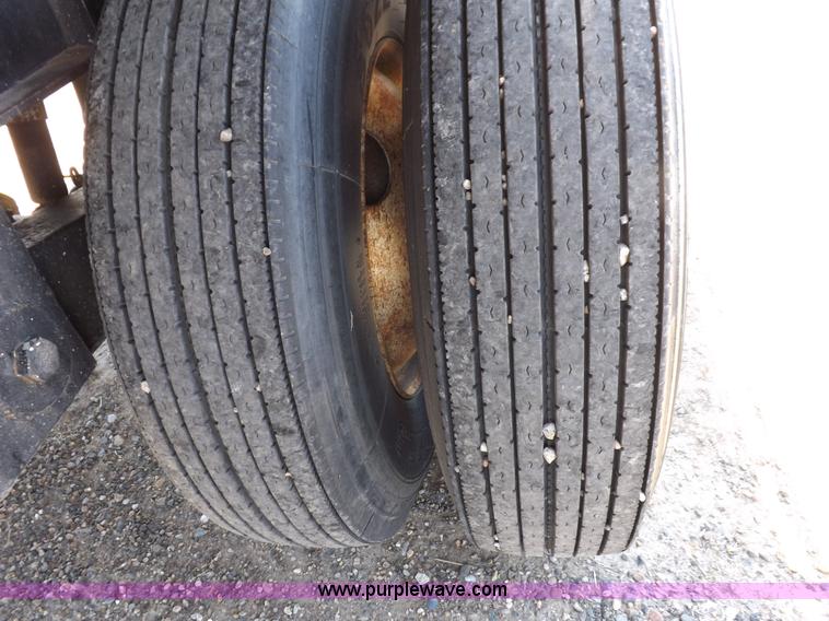 image for item H7009 1995 Transcraft flatbed trailer