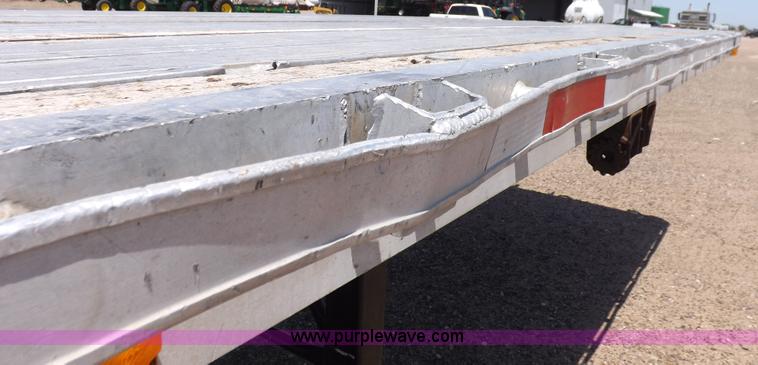 image for item H7009 1995 Transcraft flatbed trailer