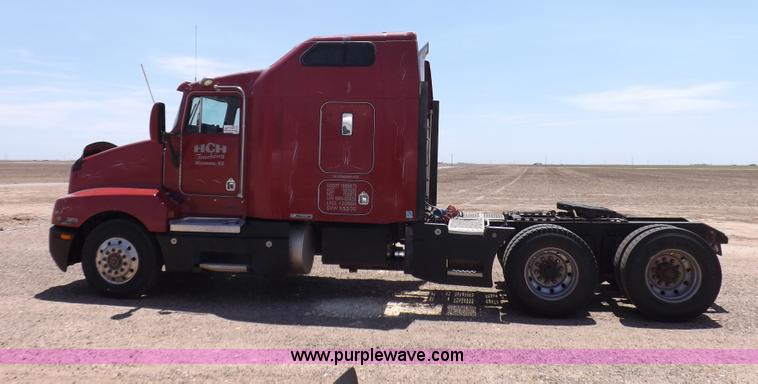image for item H7010 1995 Kenworth T600 semi truck