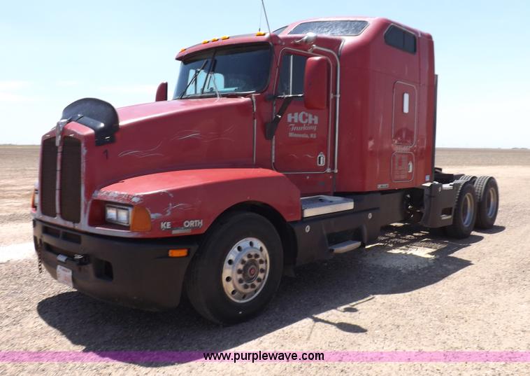 image for item H7010 1995 Kenworth T600 semi truck
