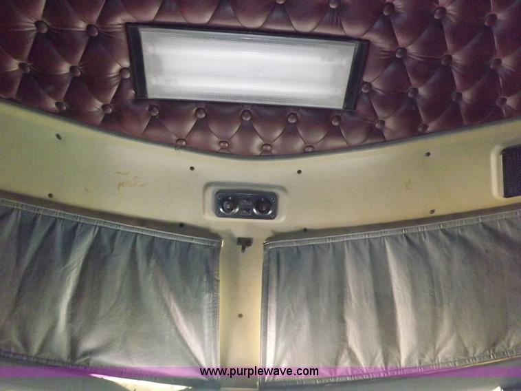 image for item H7010 1995 Kenworth T600 semi truck