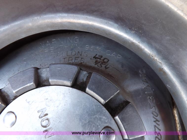 image for item H7010 1995 Kenworth T600 semi truck