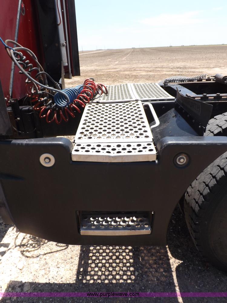 image for item H7010 1995 Kenworth T600 semi truck