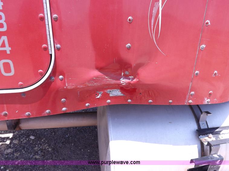 image for item H7010 1995 Kenworth T600 semi truck